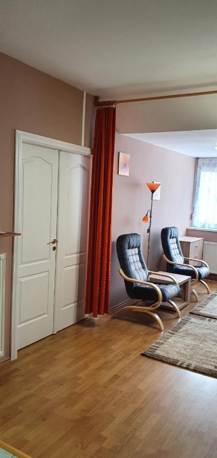 Venusz Apartman Cserkeszőlő Εξωτερικό φωτογραφία