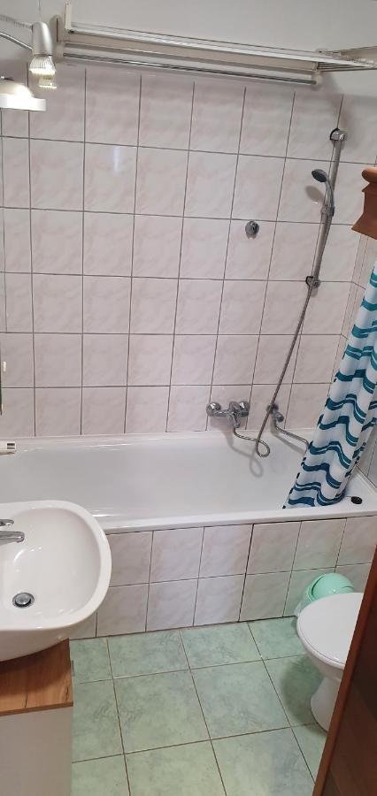 Venusz Apartman Cserkeszőlő Εξωτερικό φωτογραφία